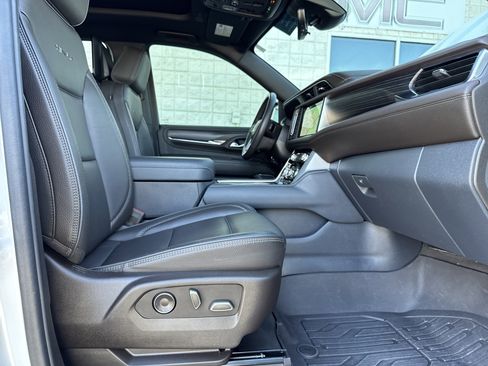 Used 2023 GMC Yukon Denali w/ Denali Reserve Package image 36