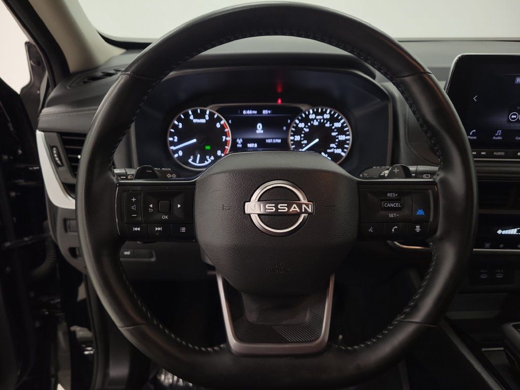 Used 2025 Nissan Rogue SV AWD/4WD image 14