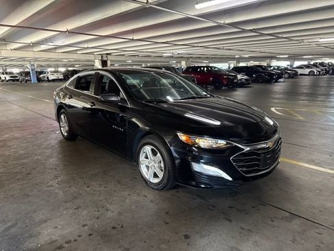 Used 2022 Chevrolet Malibu LT FWD image 2