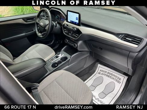 Used 2022 Ford Escape SE w/ Cold Weather Package AWD/4WD image 19