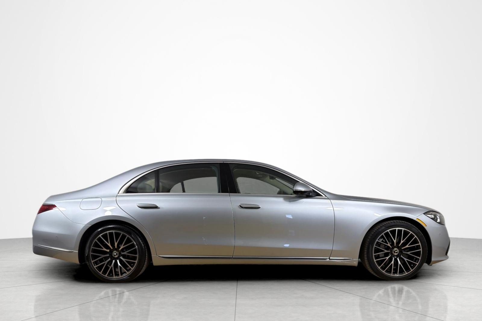 Used 2024 Mercedes-Benz S 580 4MATIC Sedan image 6
