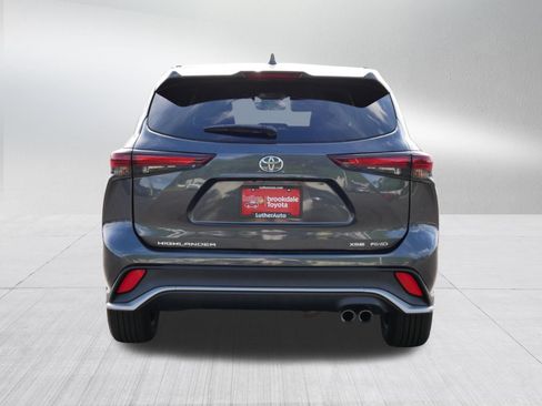 Certified 2025 Toyota Highlander XSE AWD/4WD image 5