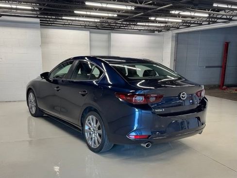 Used 2020 MAZDA MAZDA3 Sedan w/ Select Package FWD image 3