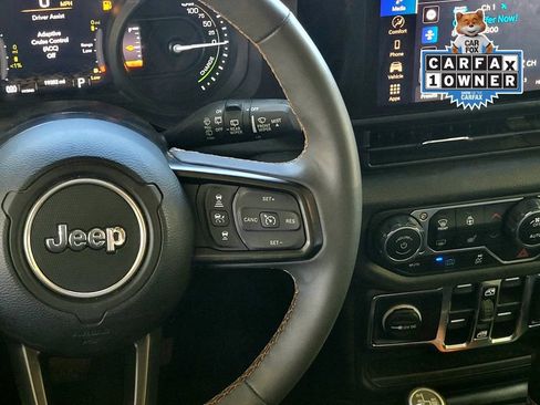 Used 2024 Jeep Wrangler Unlimited w/ Convenience Group AWD/4WD image 13