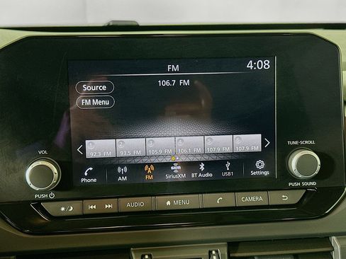 Used 2024 Nissan Pathfinder S image 21