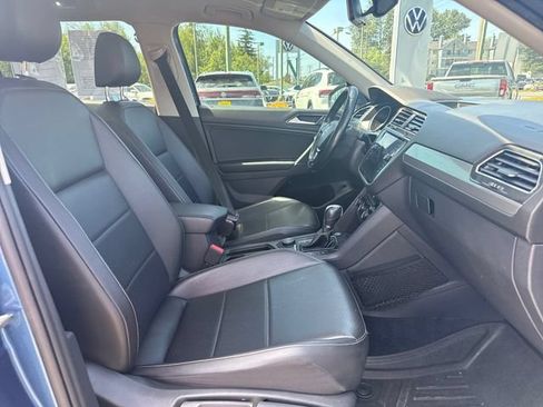 Used 2018 Volkswagen Tiguan SEL AWD/4WD image 9