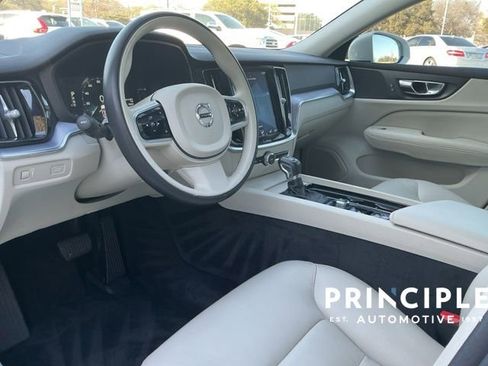 Used 2019 Volvo S60 T5 Momentum w/ Premium Package image 26