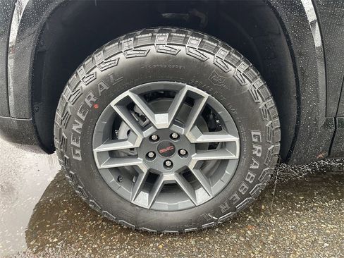 New 2026 GMC Terrain AT4 w/ Convenience Package III image 32