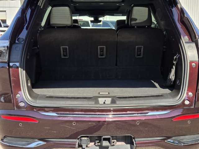 Used 2023 Buick Enclave Avenir w/ Avenir Technology Package FWD image 11