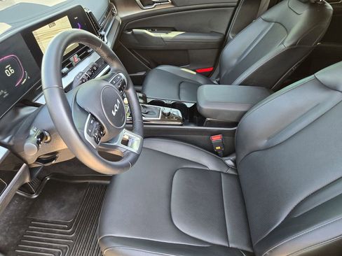 Certified 2025 Kia Sportage EX FWD image 18