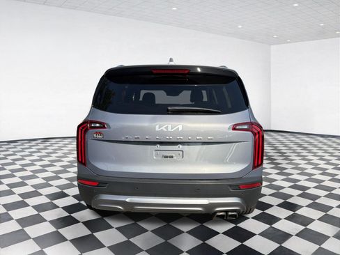 Used 2022 Kia Telluride EX w/ EX Premium Package FWD image 5