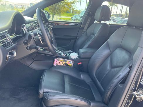 Used 2024 Porsche Macan AWD/4WD image 25