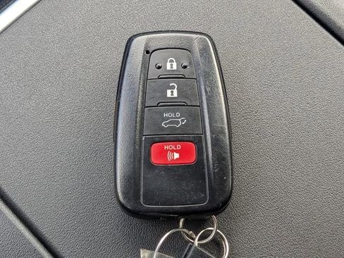 Used 2023 Toyota Highlander XLE image 34