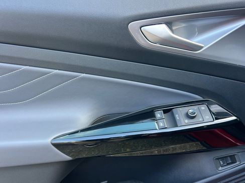 Used 2023 Volkswagen ID.4 Pro S image 11