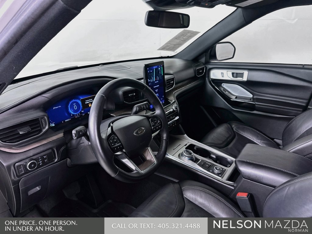 Used 2023 Ford Explorer Platinum w/ Technology Package AWD/4WD image 10