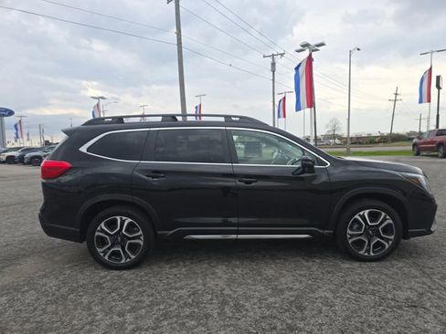 Used 2023 Subaru Ascent Limited image 4