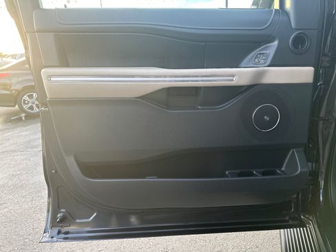 Used 2024 Ford Expedition Max Limited image 9