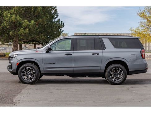 Used 2022 Chevrolet Suburban Z71 image 6