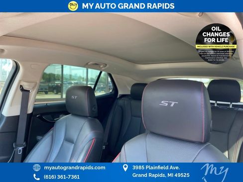 Used 2023 Buick Envision Essence w/ Sport Touring Package AWD/4WD image 16