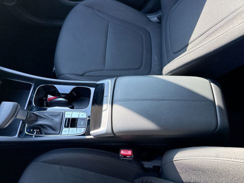 Used 2025 Hyundai Tucson SE image 21