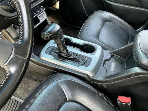 Used 2018 Chevrolet Colorado ZR2 image 13