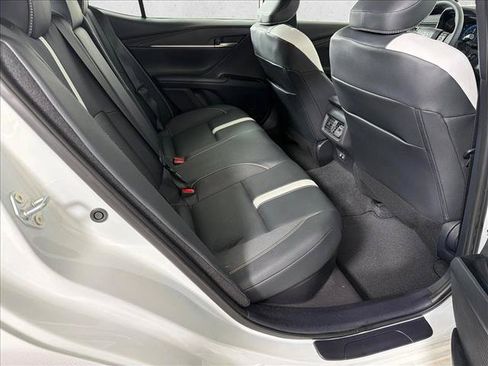 Used 2025 Toyota Camry SE w/ Convenience Package FWD image 15