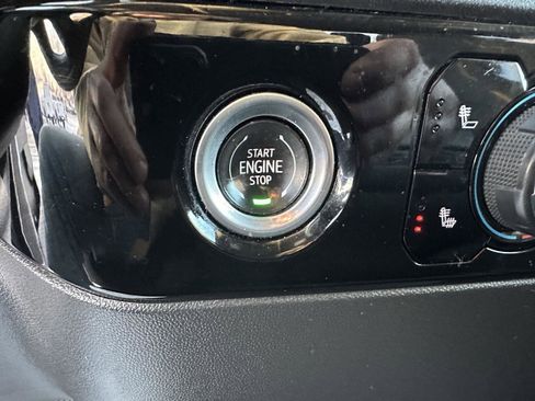 Used 2023 Chevrolet Silverado 1500 LT image 36