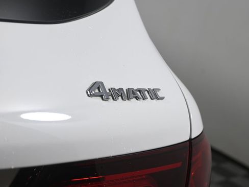 Used 2020 Mercedes-Benz GLC 300 4MATIC image 41
