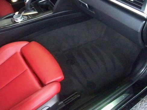 Used 2018 BMW 330i xDrive Sedan w/ Executive Package image 18