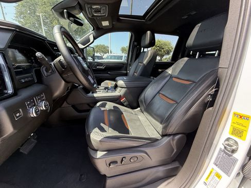 Used 2024 GMC Sierra 2500 AT4 w/ AT4 Premium Plus Package AWD/4WD image 28
