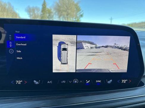 Used 2025 Chevrolet Suburban Z71 AWD/4WD image 24