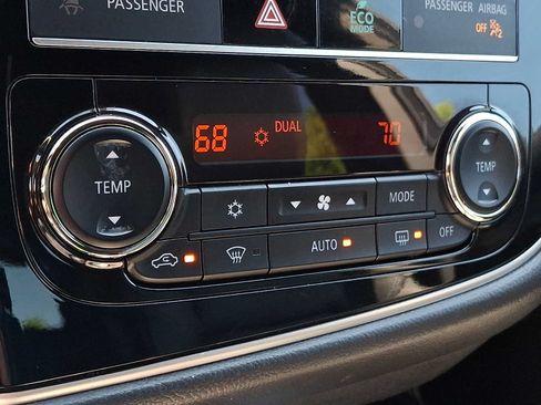 Used 2019 Mitsubishi Outlander SEL AWD/4WD image 13