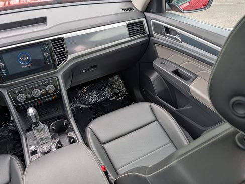Certified 2023 Volkswagen Atlas SEL R-Line AWD/4WD image 11