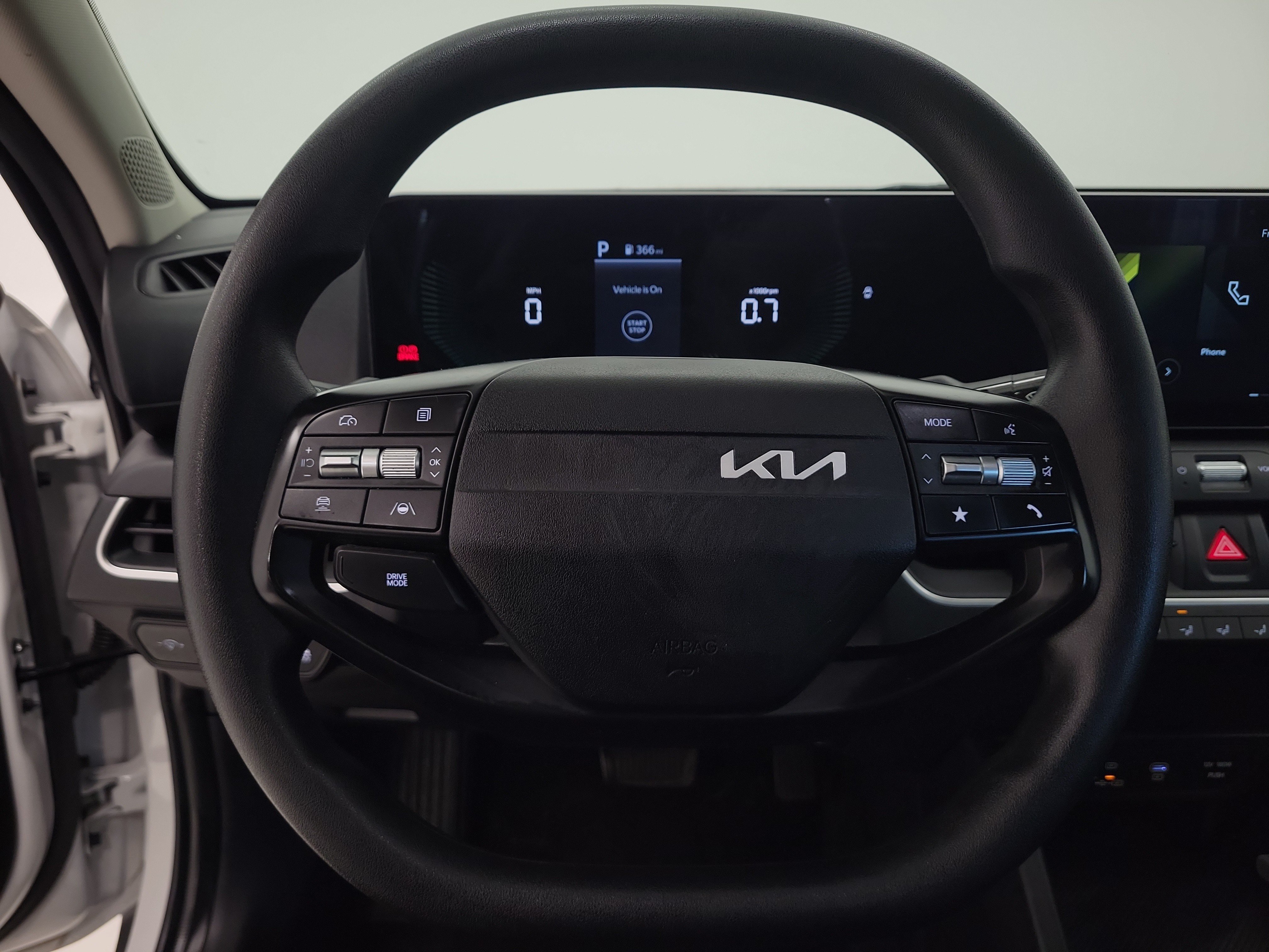 Used 2025 Kia K4 FWD image 15