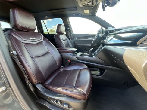 Used 2022 Cadillac XT6 Premium Luxury image 22