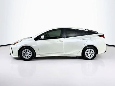Used 2020 Toyota Prius LE FWD image 3