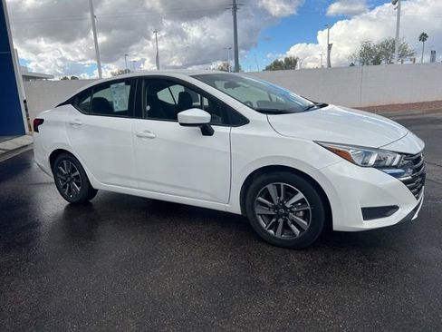 Used 2024 Nissan Versa SV image 1