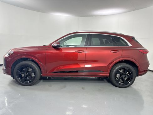 Used 2025 Audi Q5 Premium Plus w/ Premium Plus AWD/4WD image 30
