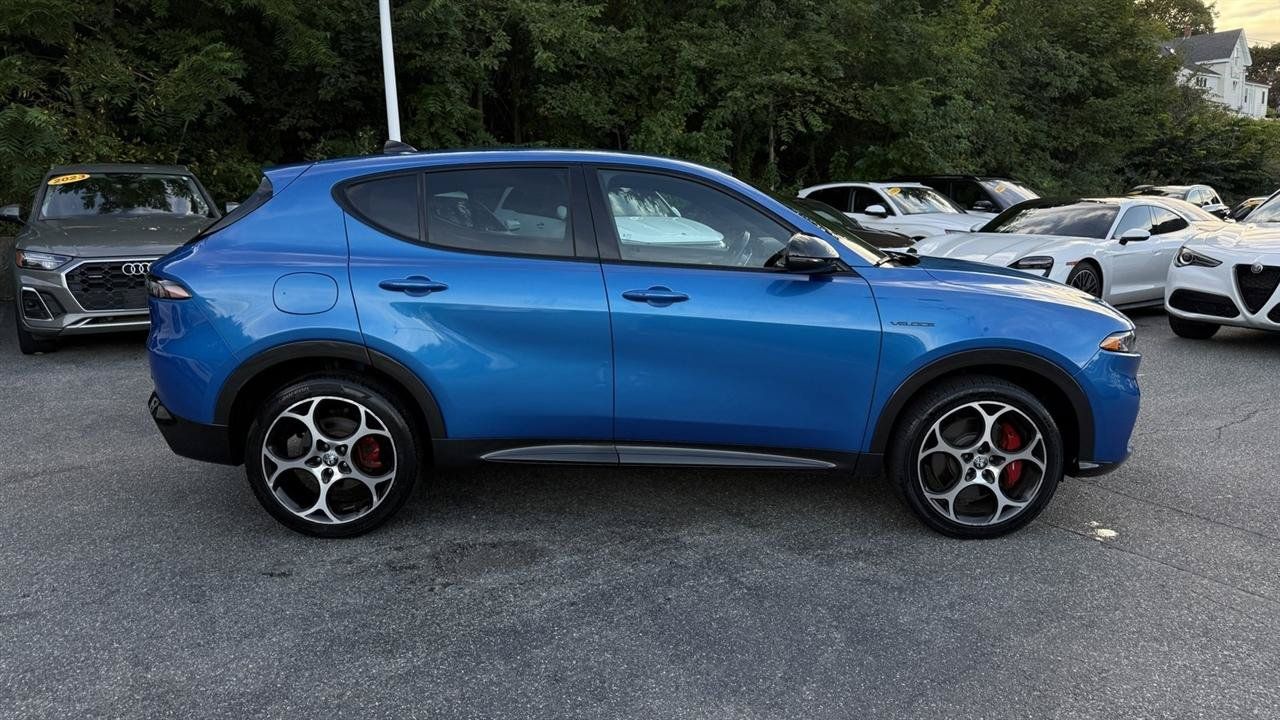 Used 2024 Alfa Romeo Tonale Veloce AWD/4WD image 19