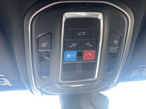 New 2024 Jeep Wagoneer Series III w/ Flexible Seating Group AWD/4WD image 24