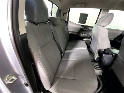 Used 2020 Toyota Tacoma SR w/ SR Convenience Package RWD image 31