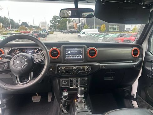 Used 2023 Jeep Gladiator Sport AWD/4WD image 16