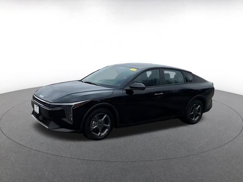 Used 2025 Kia K4 LXS image 7