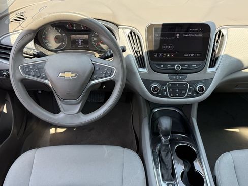 Used 2025 Chevrolet Malibu LT FWD image 11