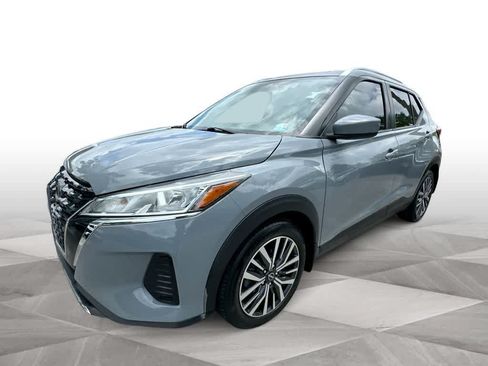 Used 2022 Nissan Kicks SV FWD image 4