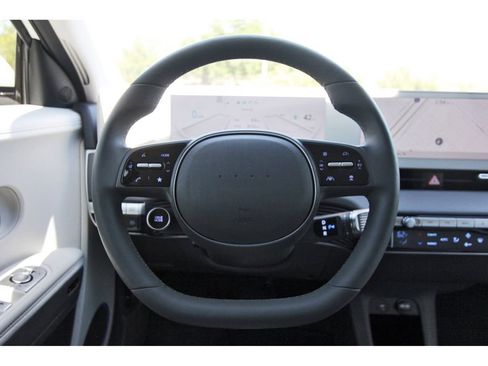 Used 2024 Hyundai Ioniq 5 Limited image 17