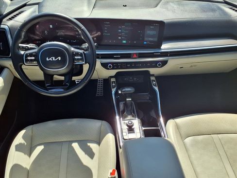 Used 2025 Kia Sorento SX image 4