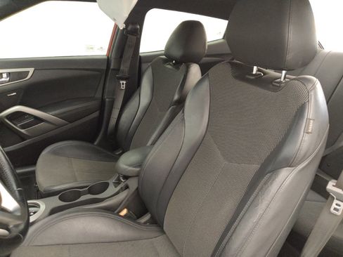 Used 2016 Hyundai Veloster w/ Option Group 02 FWD image 17