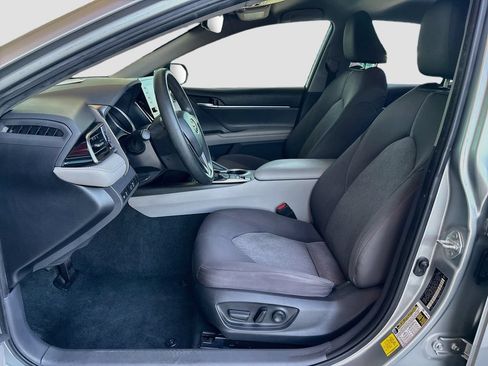 Used 2022 Toyota Camry LE FWD image 18