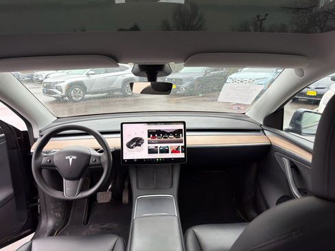 Used 2023 Tesla Model Y Long Range image 7